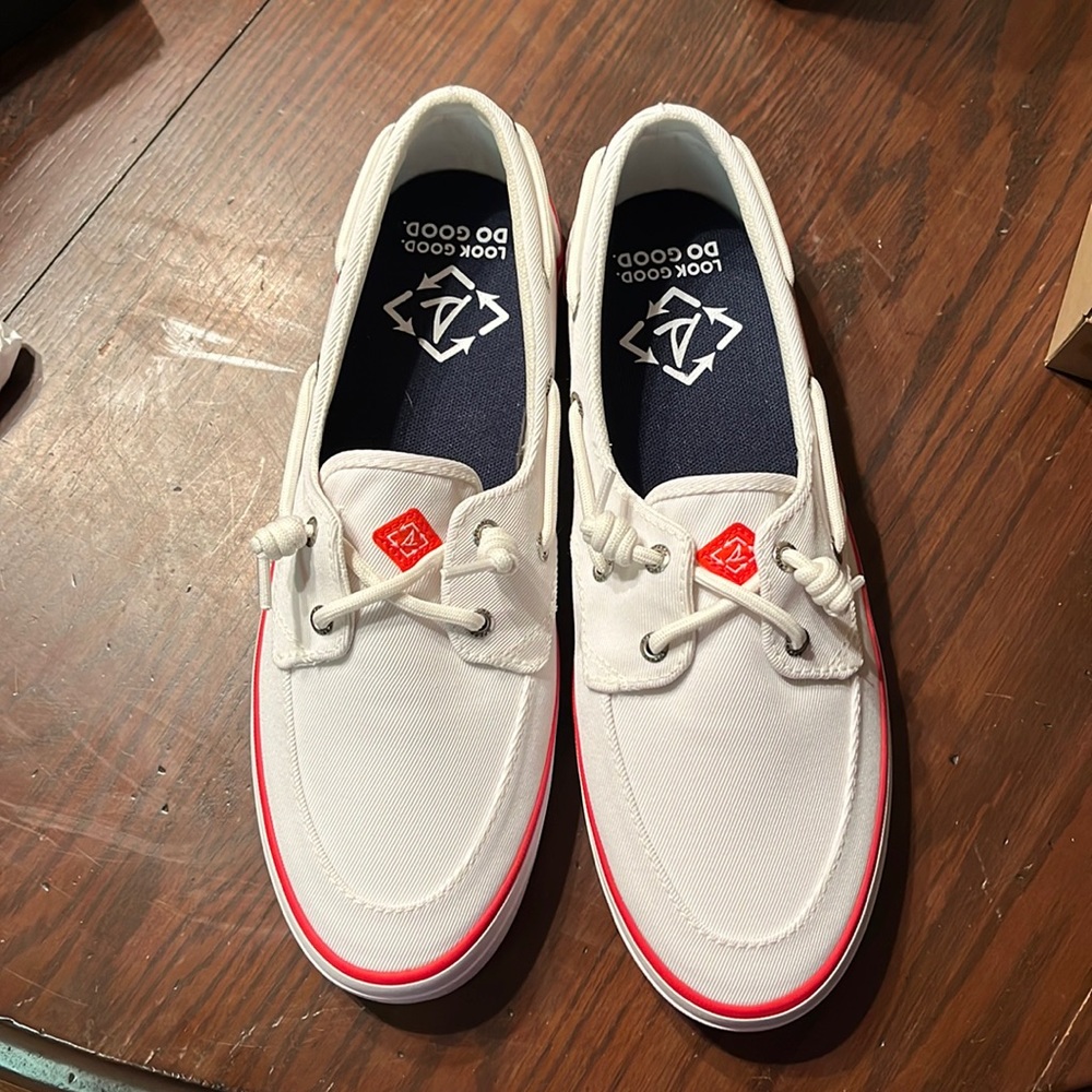 Sperry crest boat shoes white BRAND NEW IN BOX